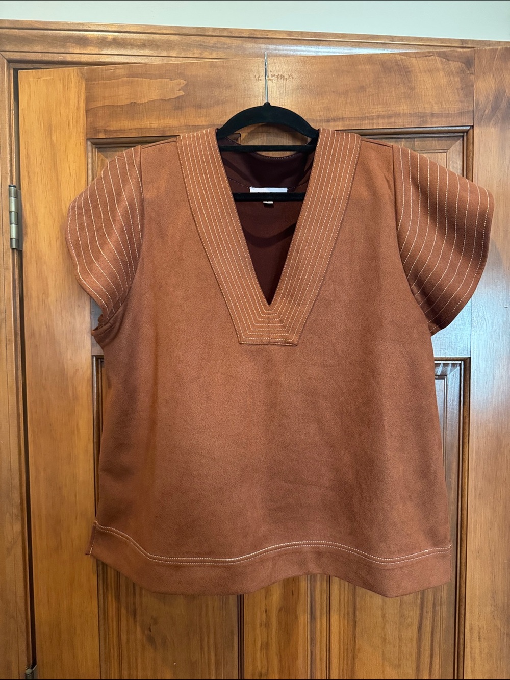 THML Women’s Chestnut V-Neck Short Sleeve Top